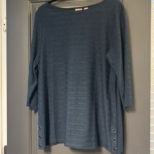 Chico’s size 2 navy three quarter length shirt